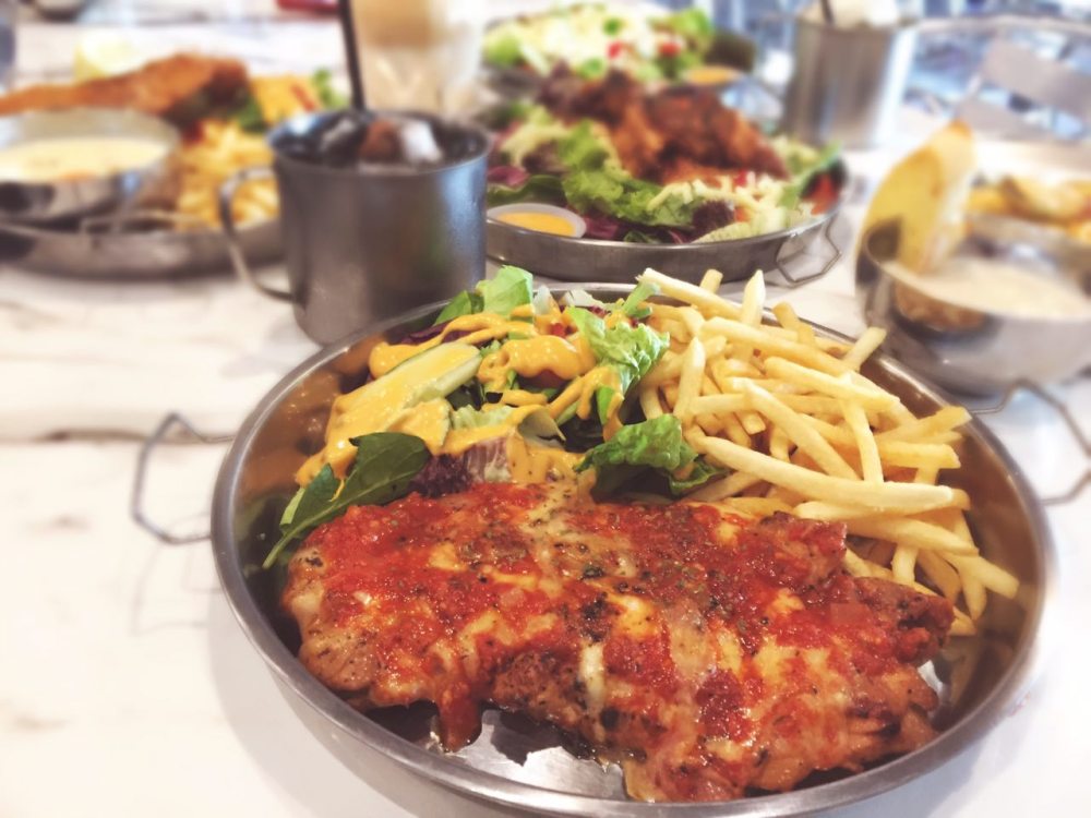 photo6102520410580035553